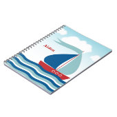 Niedliches Segelboot auf Wasserwaagen Monogramm Notizblock (Linke Seite)