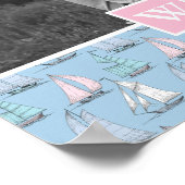 Niedliches Segelboot | Foto mit Monogramm | Monogr Poster (Ecke)