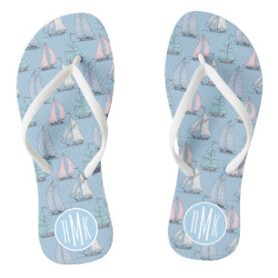 Niedliches Segelbootmuster Monogramm Badesandalen