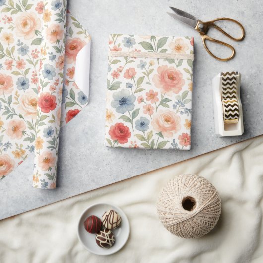 Niedliches Shabby Chic Französisches Blumenmuster Geschenkpapier (Kunsthandwerk)