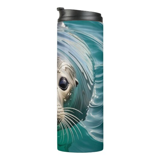 Niedliches Siegel mit Kopf aus dem Wasser Thermosbecher (Nach rechts gedreht)