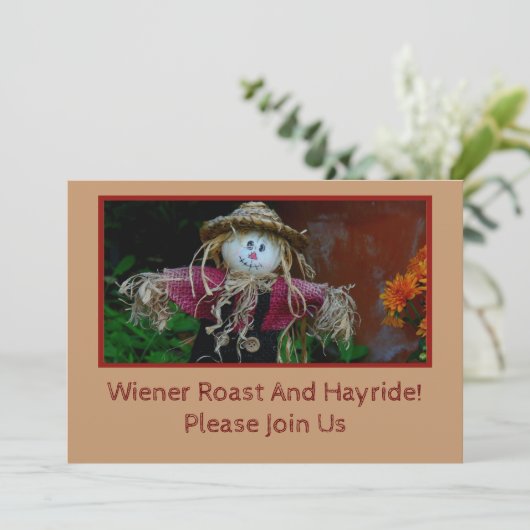 NIEDLICHES SKARECROW, AUSGESTATTETE WAFFEN/BITTE B EINLADUNG (Stehend Vorderseite)