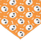 Niedliches Skull & Bones Halloween-Muster Tischdecke (Schrägansicht)