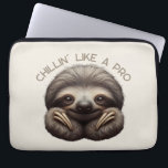 Niedliches Sloth Chillin wie ein Pro Laptopschutzhülle<br><div class="desc">Behalt deinen Laptop-Safe mit entspanntem Stil mit dem Niedlichen Sloth Chillin Like a Pro Laptop Sleeve - ein lustiges und gemütliches Accessoire für Faulenzen und Chillout-Liebhaber!</div>
