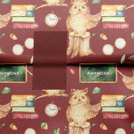 Niedliches Smart Owl mit dem Namen der Chalkboard- Seidenpapier