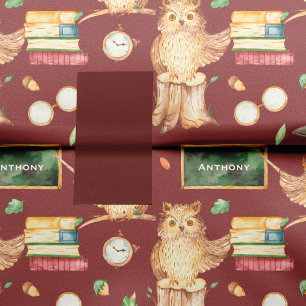 Niedliches Smart Owl mit dem Namen der Chalkboard- Seidenpapier