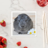 Niedliches Smooth, Silver Agouti Guinea Schwein un Serviette (Beispiel)