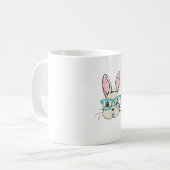 Niedliches Sonnengesicht mit rosa Brille, Osterhas Kaffeetasse (Vorderseite Links)