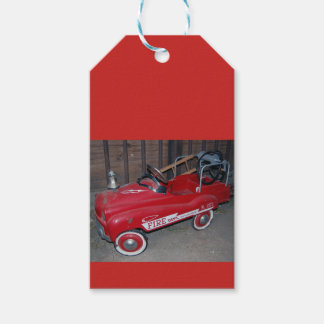 Niedliches Spielzeugfeuerwagen Geschenkanhänger