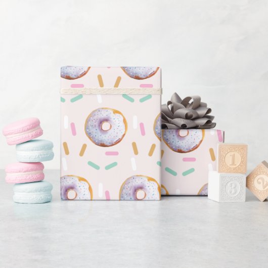 Niedliches Sprinkle Donut Wasserfarbmuster Geschenkpapier (Babyparty)