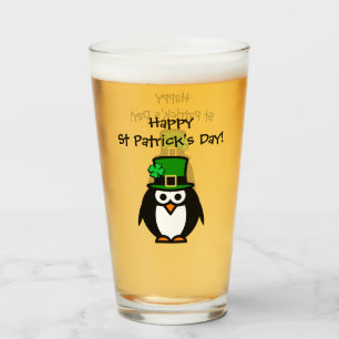 Niedliches St. Patricks Day leprechaun Cartoon Bie Glas
