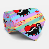 Niedliches Stinktier-Herz. Glücklicher Krawatte (Gerollt)