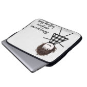 Niedliches Strichfigur-Mädchen mit Haartrockner un Laptopschutzhülle (Vorne Knopf)