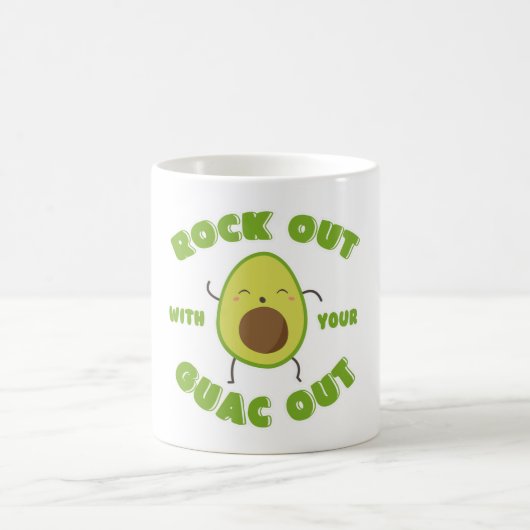 Niedliches Tanzen Avocado "Rock out with Your Guac Kaffeetasse (Mittel)