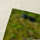 Niedliches Tricolor Beagle-Hundewelpen-Haustier in Strandtuch (Beispiel)