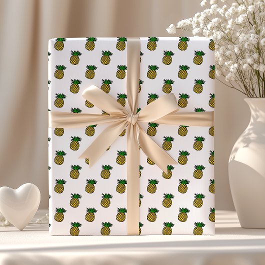 Niedliches tropisches Sommerkleid Ananas Muster Geschenkpapier