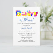 Niedliches und farbenfrohes Baby in Blütendusche E Ankündigung (Stehend Vorderseite)