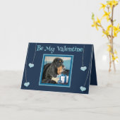 Niedliches Valentin mit Basset Hound & Hearts in B Karte (Gelbe Blume)