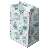 Niedliches Wasserfarbmuster für Wale Mittlere Geschenktüte (Vorderseite Schrägansicht)