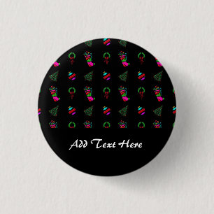 Niedliches Weihnachtsmuster auf schwarzem Hintergr Button