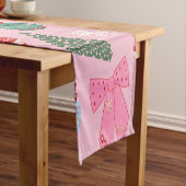 Niedliches Weihnachtsrosa Kurzer Tischläufer (Beispiel)