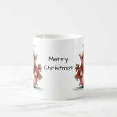 Niedliches Weihnachtsschwein in einer Weihnachtsma Kaffeetasse (Mittel)