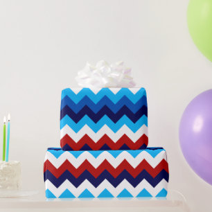 Niedliches Weißblauer Chevronen-Umschlagpapier Geschenkpapier