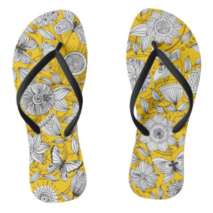 Niedliches, weißes, blumengelbes Design Badesandalen