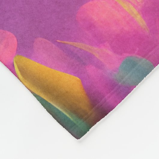 Niedliches weißes Einhorn mit rosa und blauem Mane Fleecedecke (Ecke)