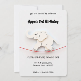 Niedliches Weißes Elefantenbalancieren auf dem Sei Einladung