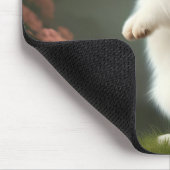 Niedliches Weißes Hasen und Rose Mousepad (Ecke)