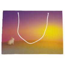 Niedliches Weißes Kaninchen auf Grassy Hill bei So