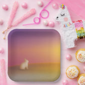 Niedliches Weißes Kaninchen auf Grassy Hill bei So Pappteller (Party)