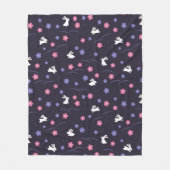 Niedliches Weißes Kaninchen und Blume Muster Fleecedecke (Vorderseite)