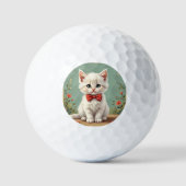 Niedliches weißes Kätzchen mit Fliege Golfball (Vorderseite)