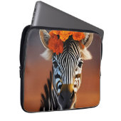 Niedliches Zebra mit orangefarbenen Blume Laptopschutzhülle (Vorne Rechts)