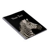 Niedliches Zebra-Portrait auf schwarz, Personalisi Notizblock (Rechte Seite)