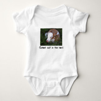 Niedlichstes Kalb in der Herde Baby Strampler