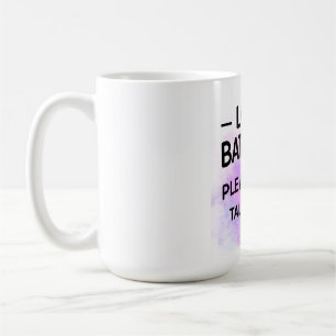 Niedriger Aufkleber Bitte sprechen Sie nicht mit m Kaffeetasse