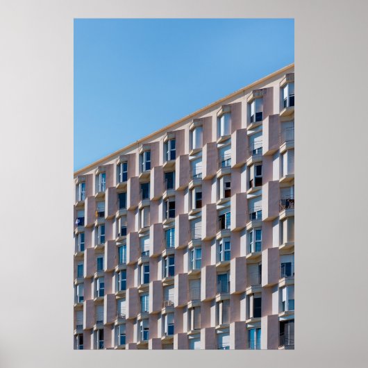 NIEDRIGES FOTO DES GRAUKONKRETEN GEBÄUDE POSTER (Vorne)