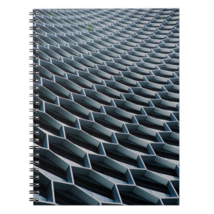 Niedriges Foto von hochauflösendem Gebäude Notizblock