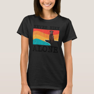 Niemals alleine wandern Chesapeake Bay Retriever G T-Shirt