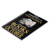 NIEMALS EINE ALTE FRAU UNTERSCHÄTZEN, DIE LIEBEN B NOTIZBLOCK (Linke Seite)