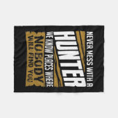 Niemals mit Jägern durcheinander Fleecedecke (Vorderseite (Horizontal))