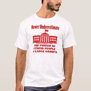 Niemals unter der Schätzung des Powers von Schüler T-Shirt