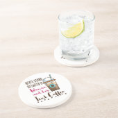 Niemals zwischen weiblichem Kaffeekaffelwitz stehe Getränkeuntersetzer (Seite)