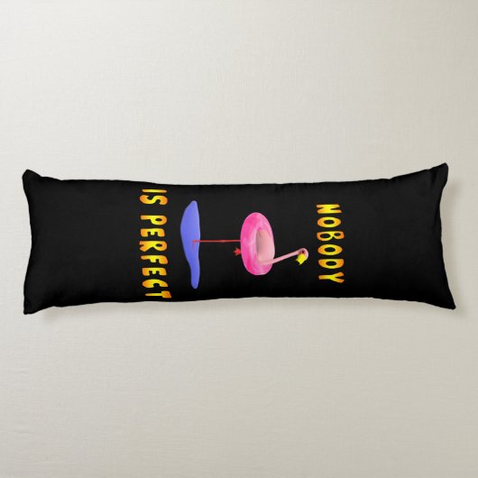 Niemand ist perfekt - Flamingo mit Schwimmring Seitenschläferkissen (Rückseite)