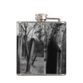 Niemand ist über dem Rasen Flachmann (Rückseite)