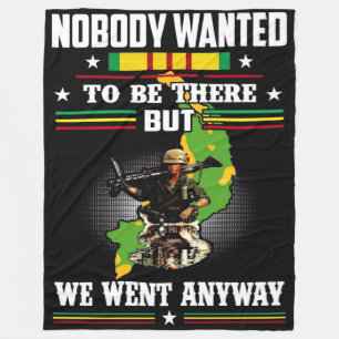 NIEMAND WOLLTE DORT ZU SEIN.... FLEECEDECKE