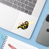 Niffler schwimmend mit Gold Aufkleber (Laptop mit iPhone)